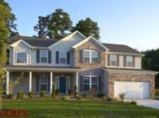 4 Lowery Estates Ct, Florissant, MO 63031