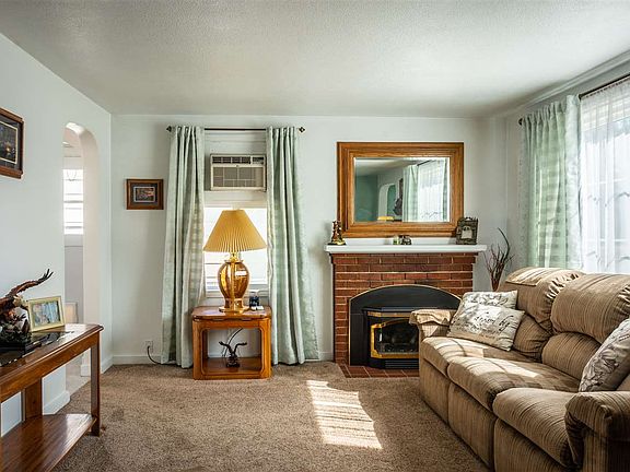 3rd image of 2608 W Wabash Ave