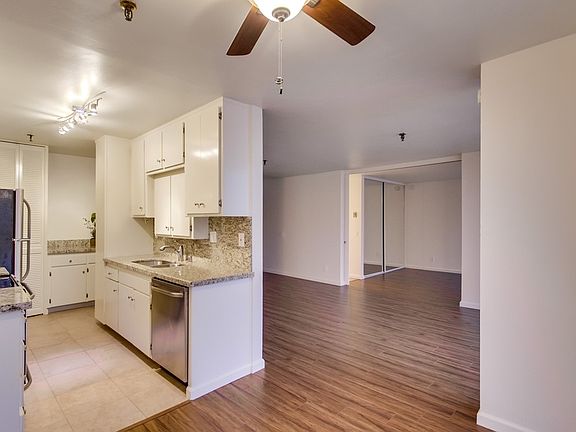 4th image of 4627 Ocean Blvd Unit 415
