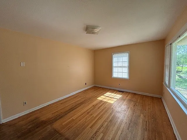 7510 Crown Ave — Photo 3