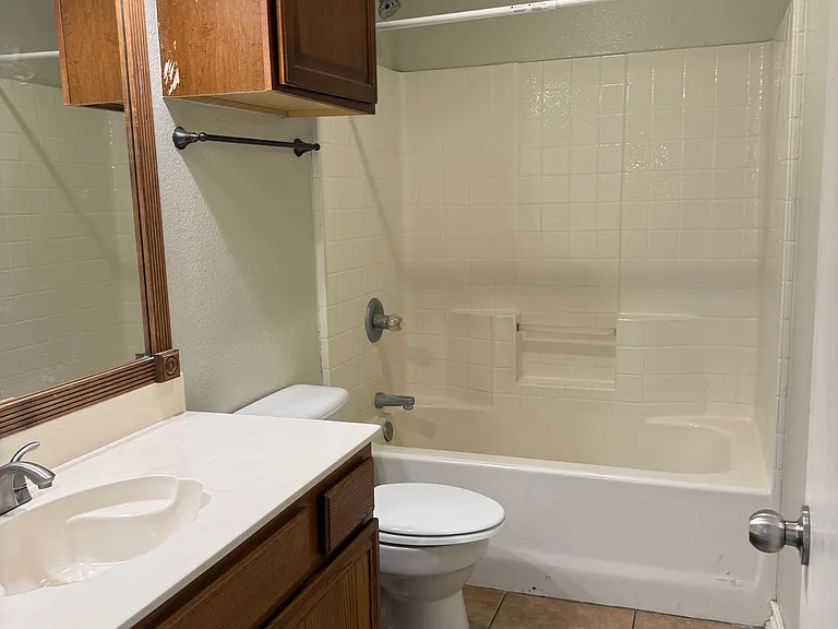 725 Cooper Ln — Photo 8