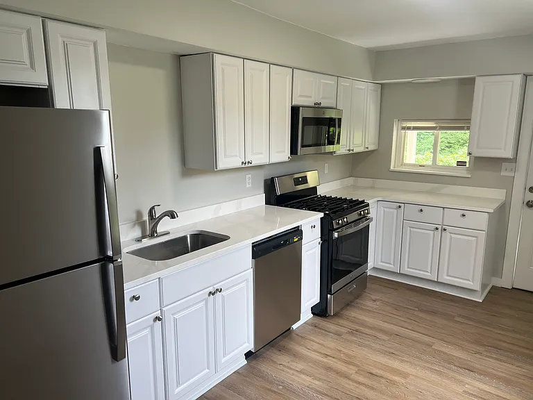 2468 N Charles St — Photo 2