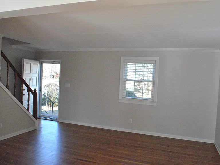 1038 Nichols Dr — Photo 24
