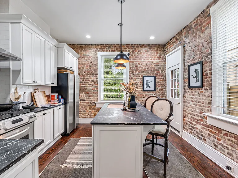 2915 E Marshall St — Photo 13