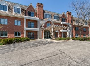 151 E Laurel Ave APT 105, Lake Forest, IL 60045