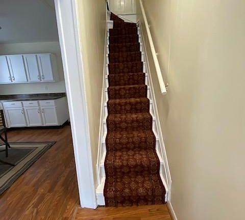 3rd image of 1548 Broadway Ave NW