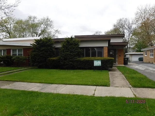 15432 Dobson Ave photo 1