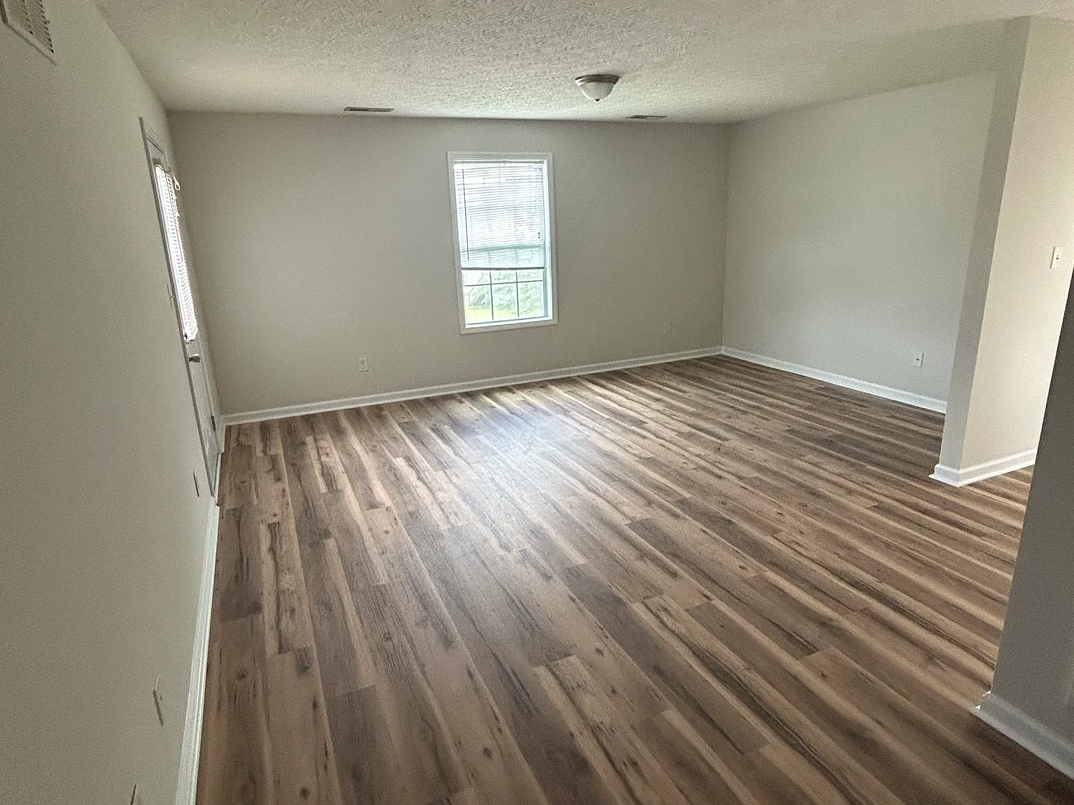 1 bed, $800 — Photo 1