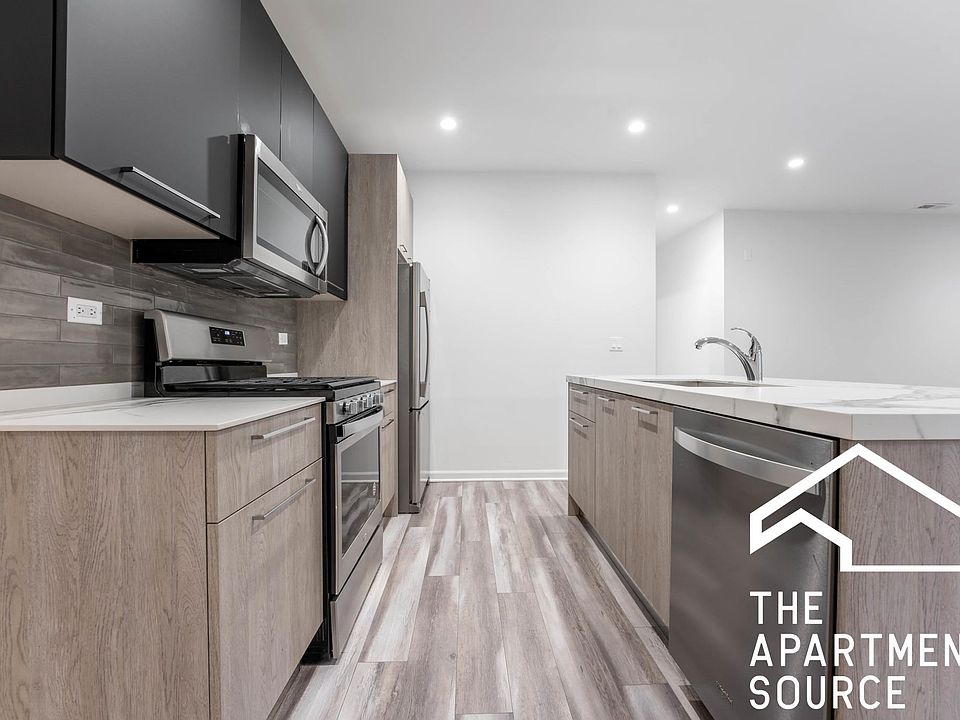 1st image of 2533 W Fullerton Ave #203