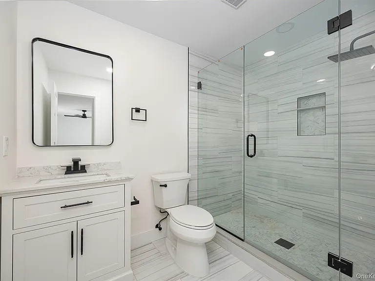 7441 S Broadway — Photo 16