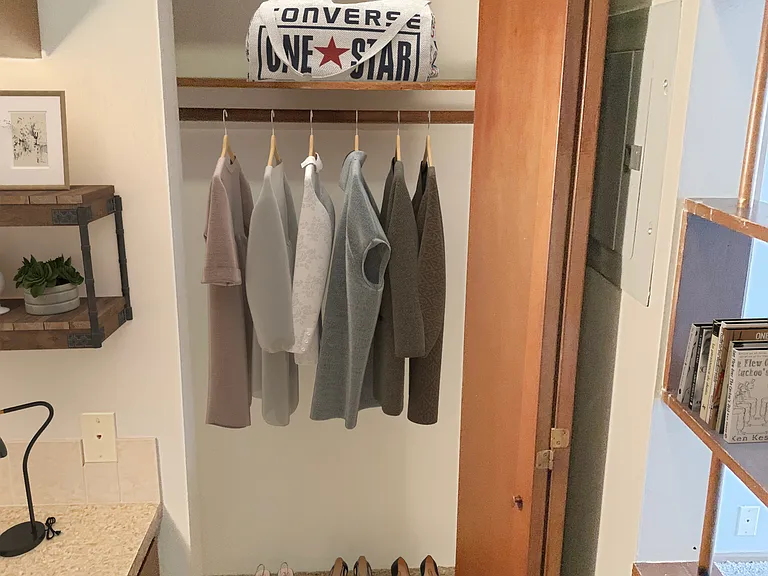 314 1/2 N 41st Ave #3L — Photo 9