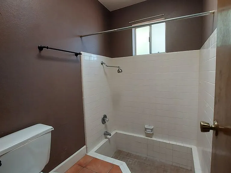 2604 Inverrary Dr — Photo 20