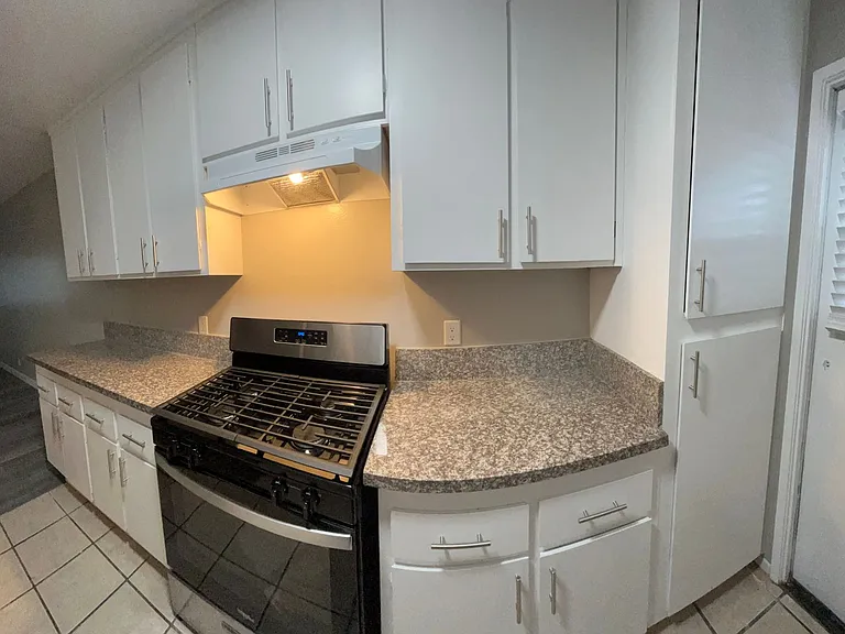 1769 Daly-Grand Apartments — Photo 11