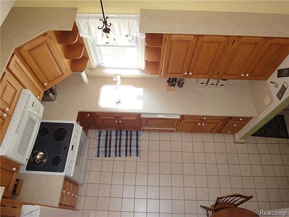 5th image of 47031 Ayres Ave