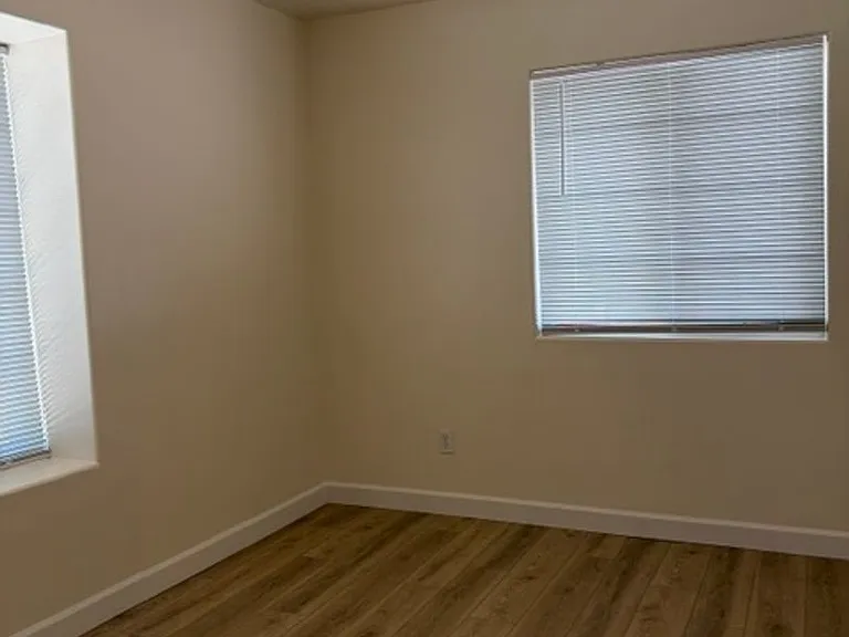 631 Greenwood Meadow Ln — Photo 7