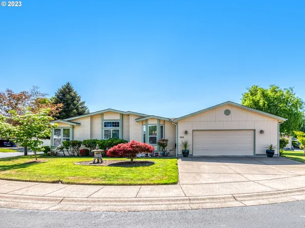 166 Village Dr, Cottage Grove, OR 97424