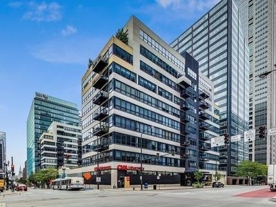130 S Canal St APT 217, Chicago, IL, 60606