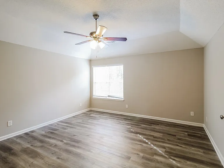 4341 Ward Bluff Ct — Photo 10