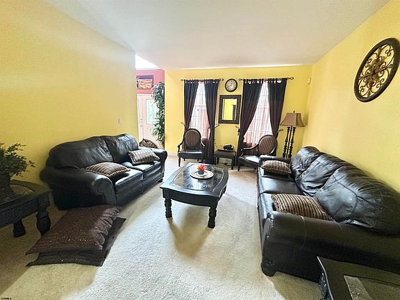 2nd image of 501 S Bella Ct