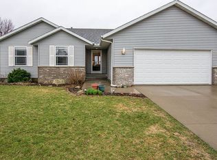 213 Meadow Breeze Ln, Center Point, IA 52213