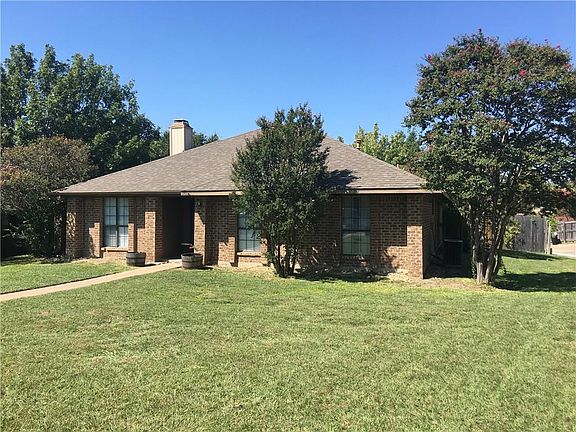 2nd image of 901 Courtland Dr