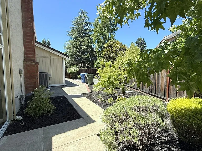 1040 Hill Meadow Pl — Photo 50