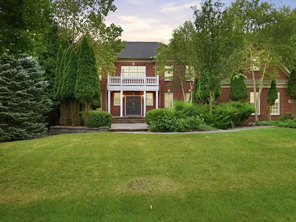 2086 Autumn Hill Dr, Ann Arbor, MI 48103