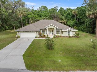 386 Sequoia Dr, Ocklawaha, FL 32179
