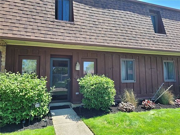 2nd image of 588 Thoma Pl