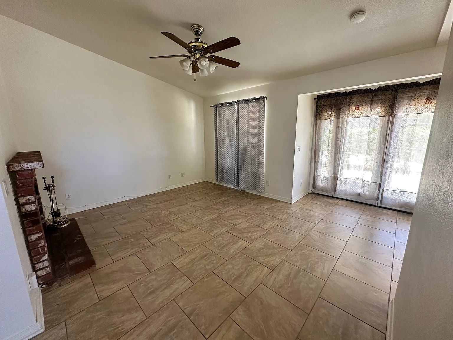 4 bed, 1843 sqft, $2,900 — Photo 4