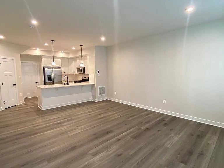 2528 Verona Pl #A — Photo 3