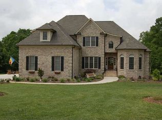 700 Oldsquaw Dr, Greensboro, NC 27455