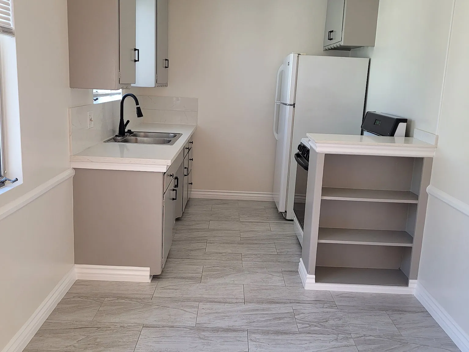 1618 N Hobart Blvd — Photo 3