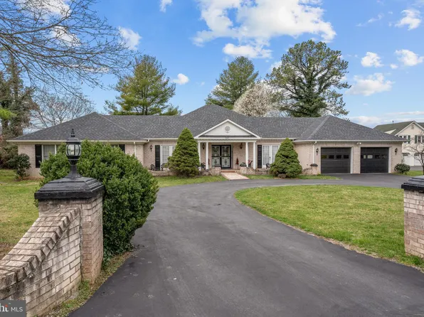 983 Oakmont Dr, Front Royal, VA 22630