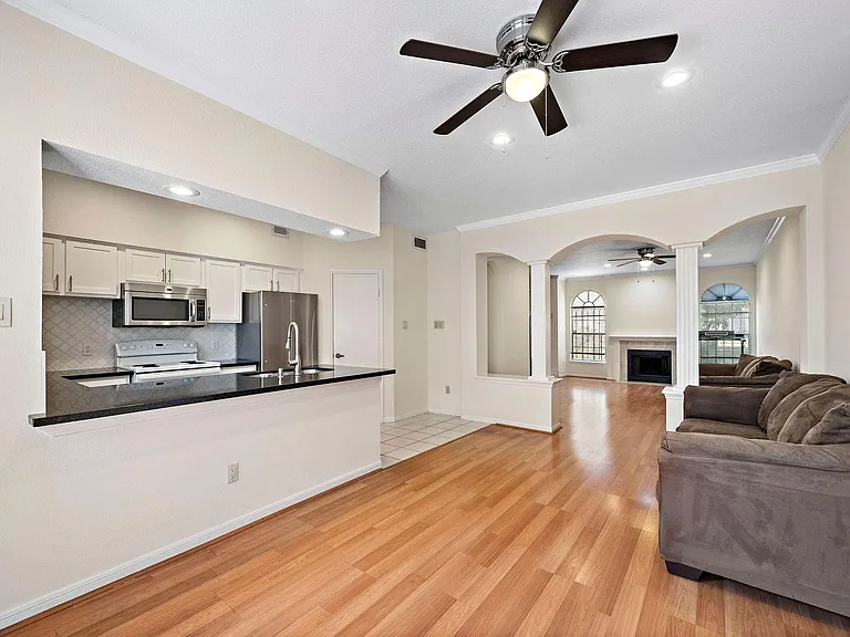 7941 Knight Rd #20 — Photo 4