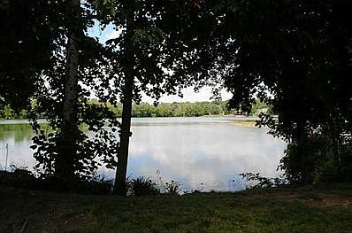 3rd image of 424 Peninsula Dr
