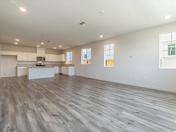 4th image of 219 Manatee Street