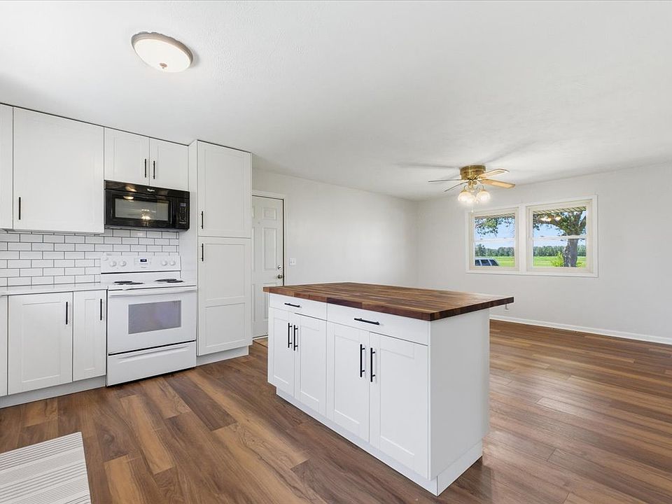 7th image of 16689 Applewood Rd