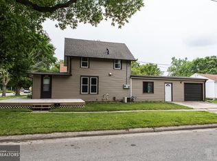 1215 1st St, Clear Lake, IA 50428