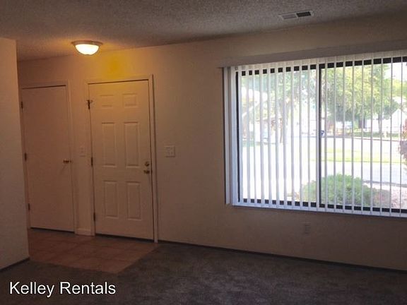 3rd image of 319 Heron Dr