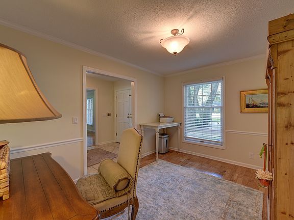 Home office with high-speed wifi