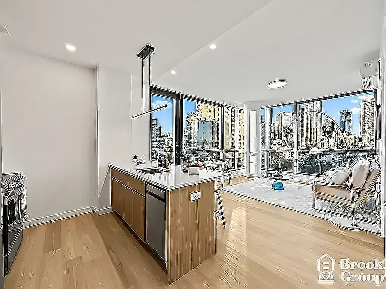 557 Baltic St #507 — Photo 2