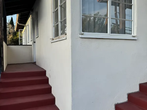 207 E Valerio St, Santa Barbara, CA 93101