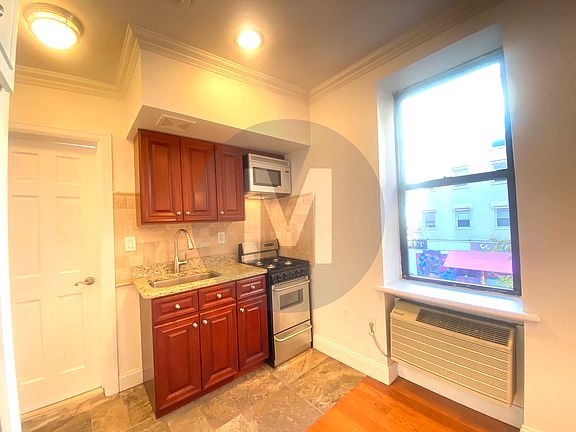 3rd image of 400 E 63rd St #1XY