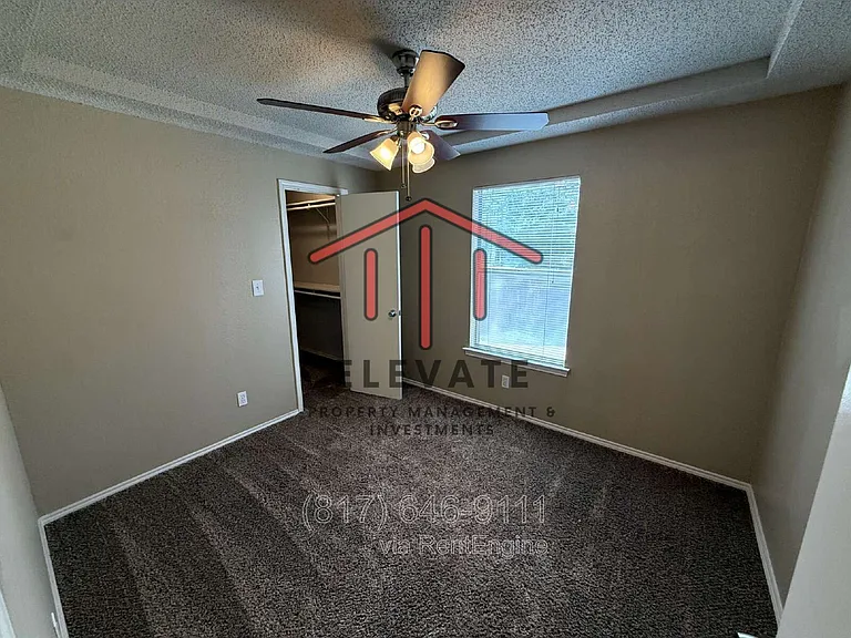 5904 Holiday Ln — Photo 9