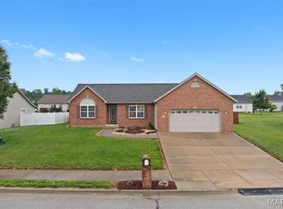 50 N Harvest Crest Ct, Highland, IL 62249