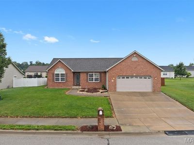 50 N Harvest Crest Ct, Highland, IL, 62249