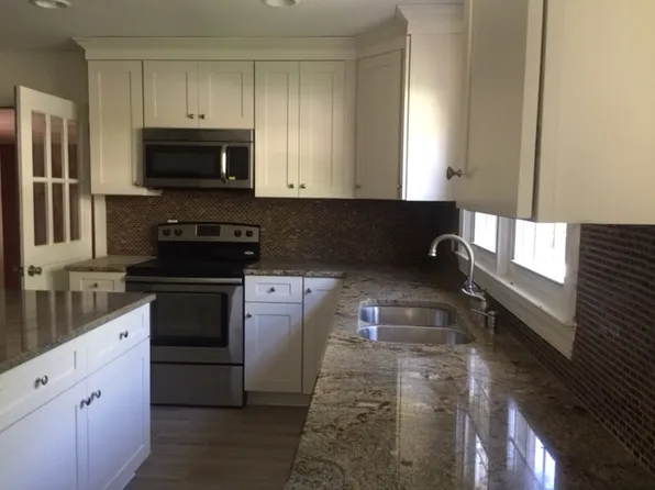 700 Ashview Dr, Winston Salem, NC 27103