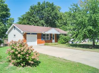 5032 N Woodland Ave, Kansas City, MO 64118