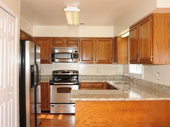2nd image of 5921 Norham Dr